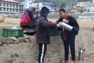 चिया बेचेरै मासिक ९० हजार कमाउँदै २० वर्षीया विपना